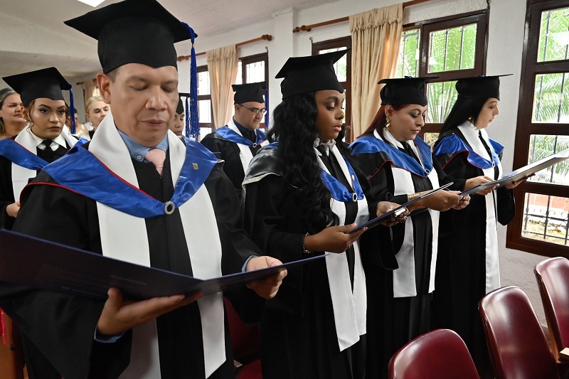 El programa de la Especialización en Administración de la Salud de la UCM realizó una nueva ceremonia en la que se egresaron un nuevo grupo de graduados, esta vez en la ciudad de Cali