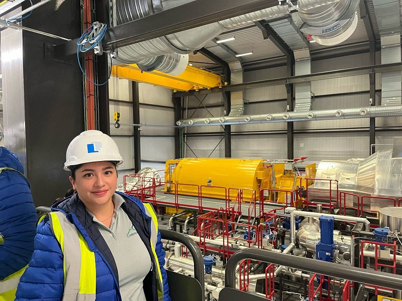 La Graduada del programa de Ingeniería Ambiental, Angela Patricia Ibáñez Ríos, está haciendo una estancia en Islandia enfocada en el aprendizaje sobre energía Geotérmica con el el Geothermal Training Programme