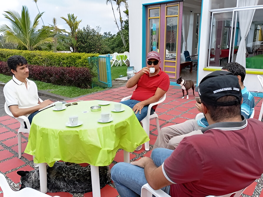 estudiante-de-doctorado-viajo-desde-francia-para-investigar-sobre-cafe-y-cacao-en-la-ucm1.jpeg
