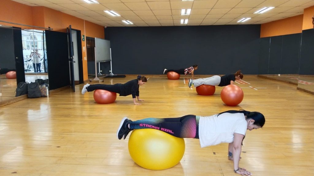 ucm-reduce-riesgos-cardiovasculares-en-colaboradores-con-danza-y-educacion1.jpg