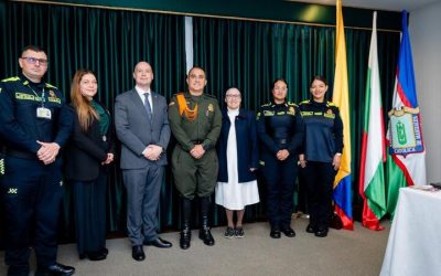 La Universidad Católica de Manizales y la Escuela de Carabineros fortalecen sus lazos de colaboración.