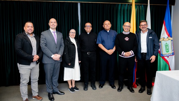 ucm-encuentro-de-rector-mesas.jpeg